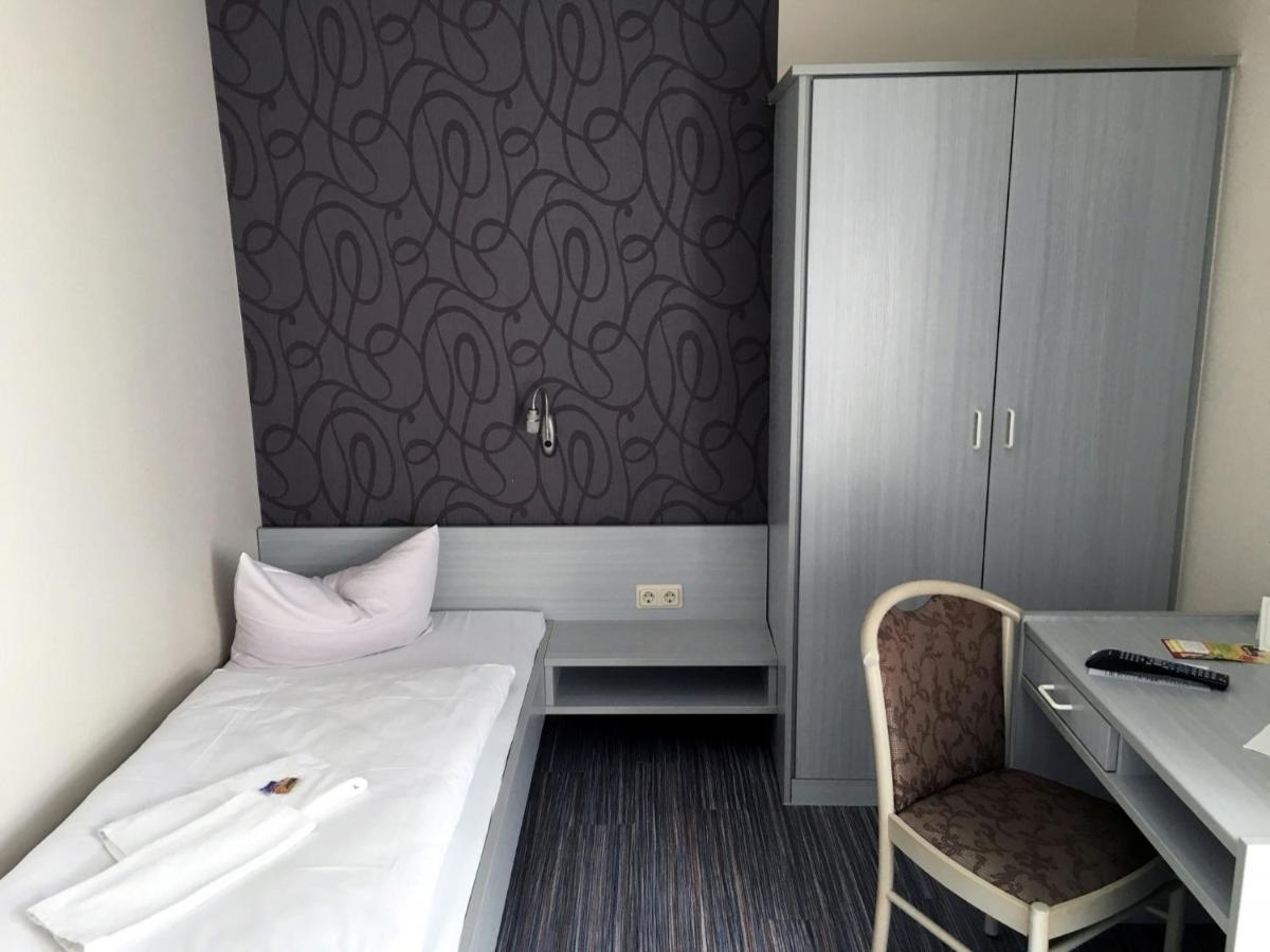 Hotel Landsknecht Uckerath ภายนอก รูปภาพ