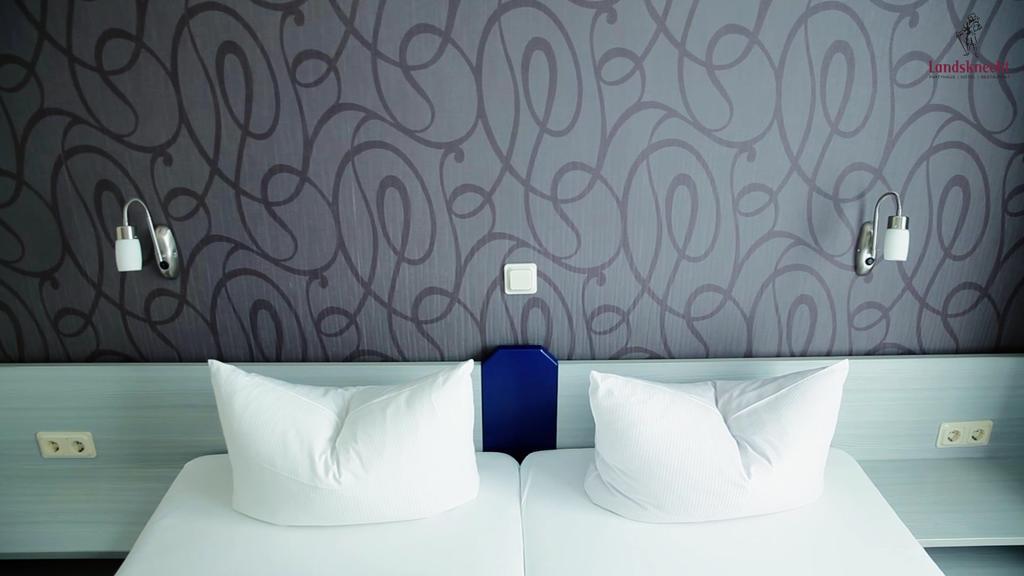 Hotel Landsknecht Uckerath ภายนอก รูปภาพ